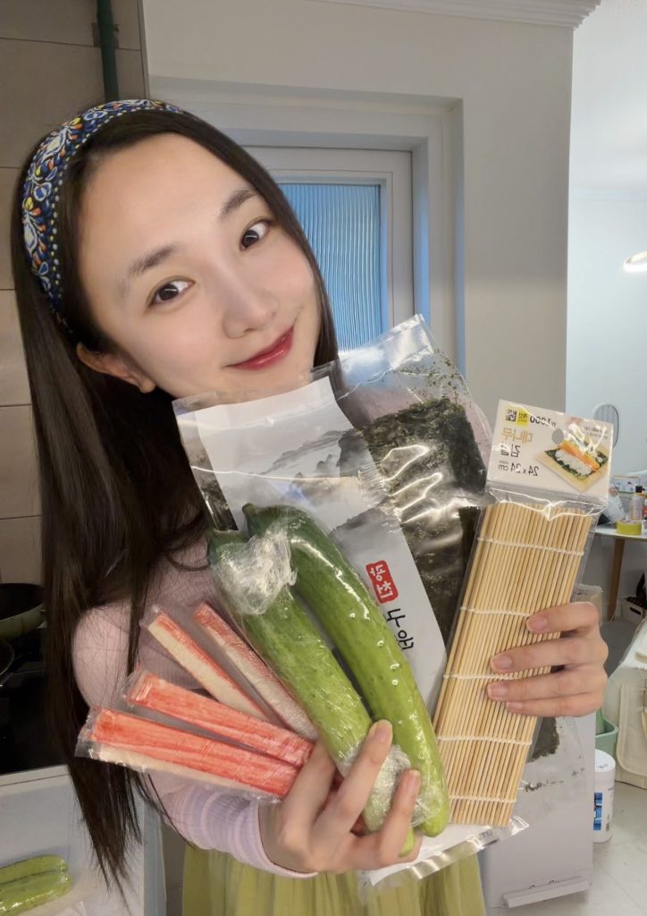 making healthy korean kimbap